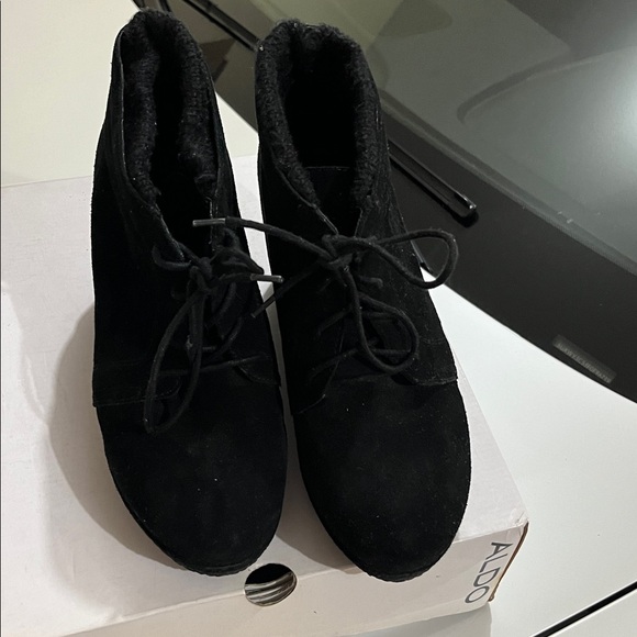 Black suede ankle boots size 8.5 - Picture 14 of 15